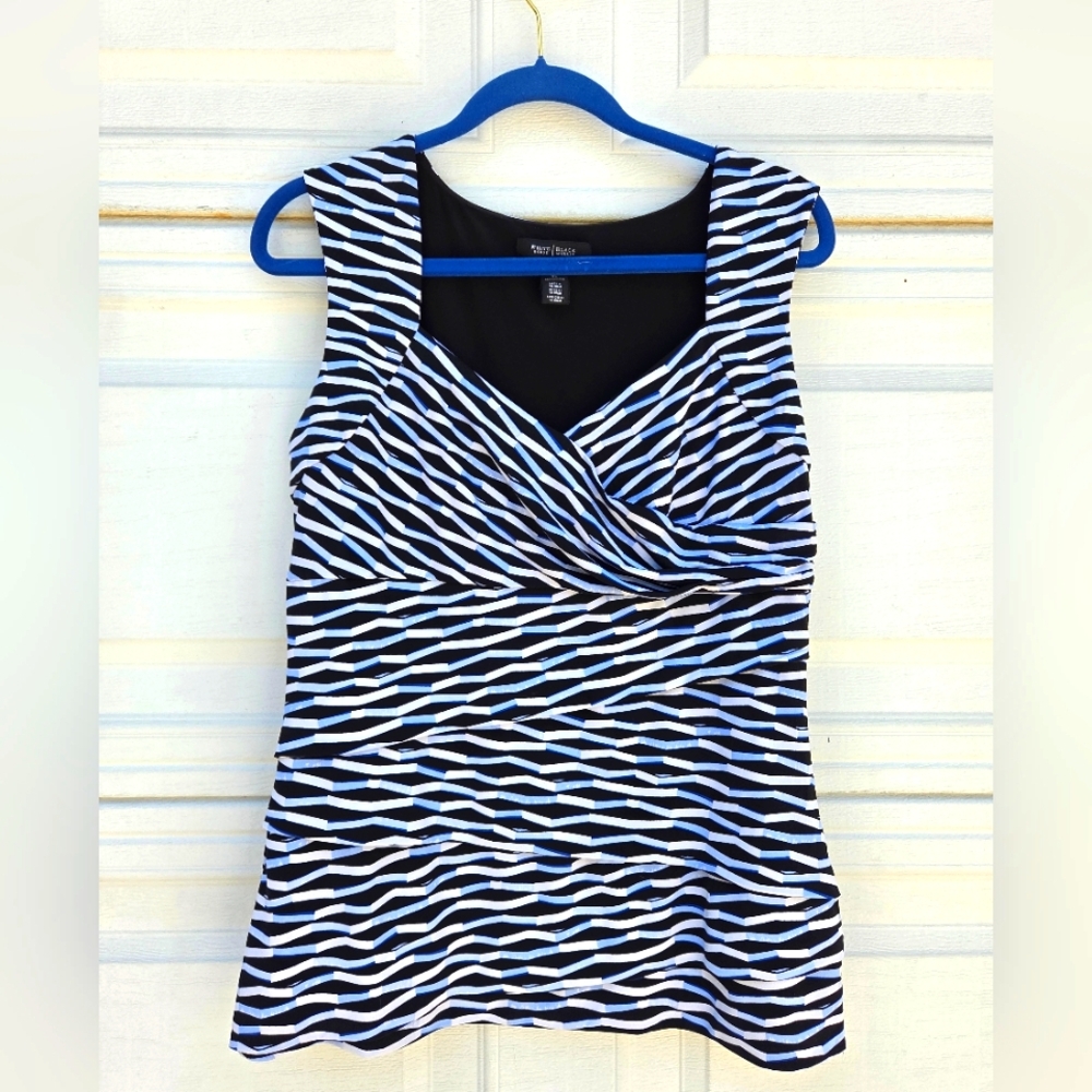 White House Black Market  Top